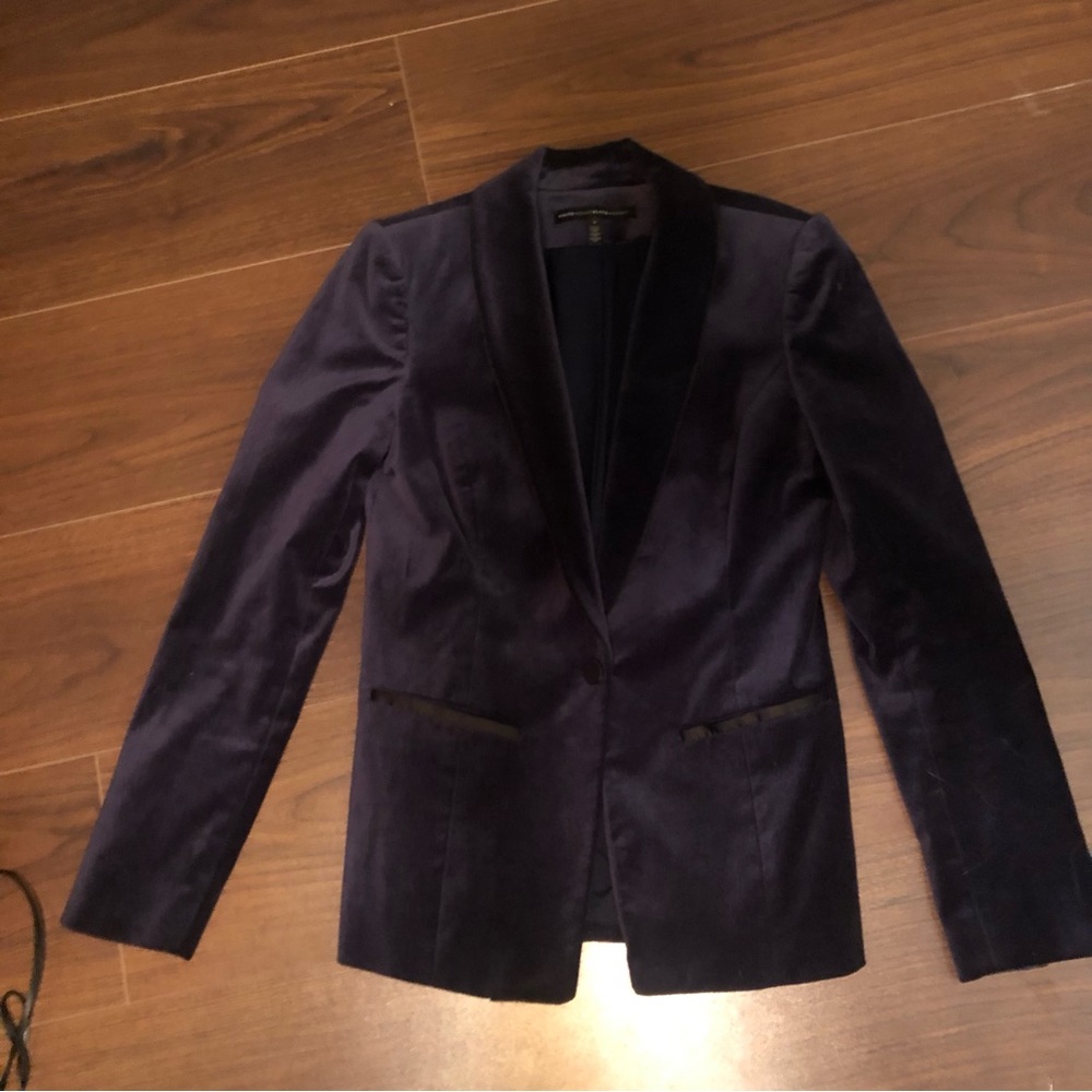 WHBM - Blazer -Navy Blue - black accent on Pockets - EUC - Size 4